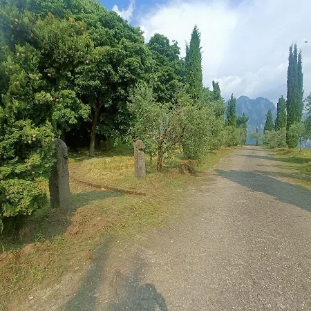 Helene Chata Solto Collina